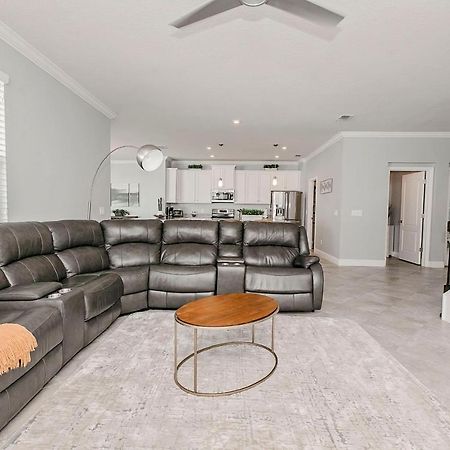 Spacious 4 Bed Home Near Orlando Gated Pool Access サンフォード エクステリア 写真