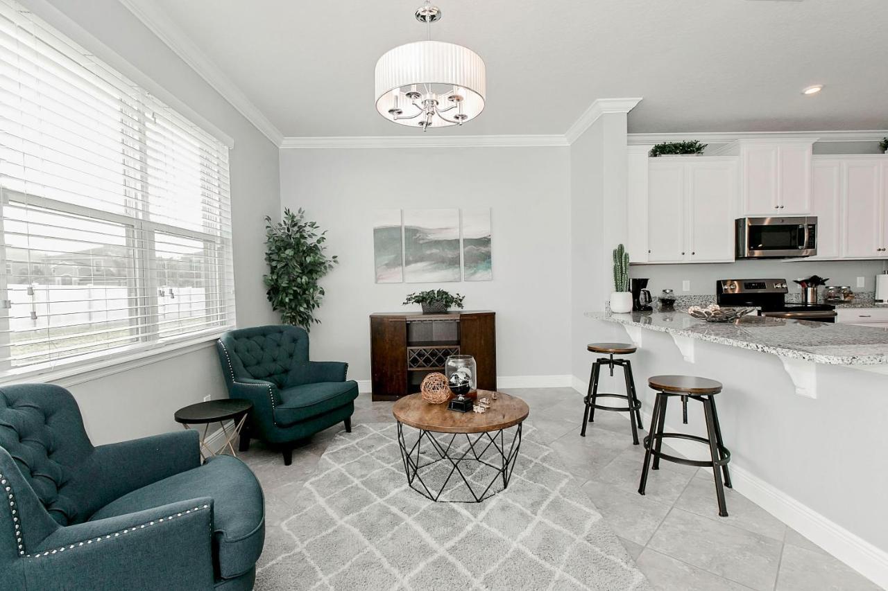 Spacious 4 Bed Home Near Orlando Gated Pool Access サンフォード エクステリア 写真