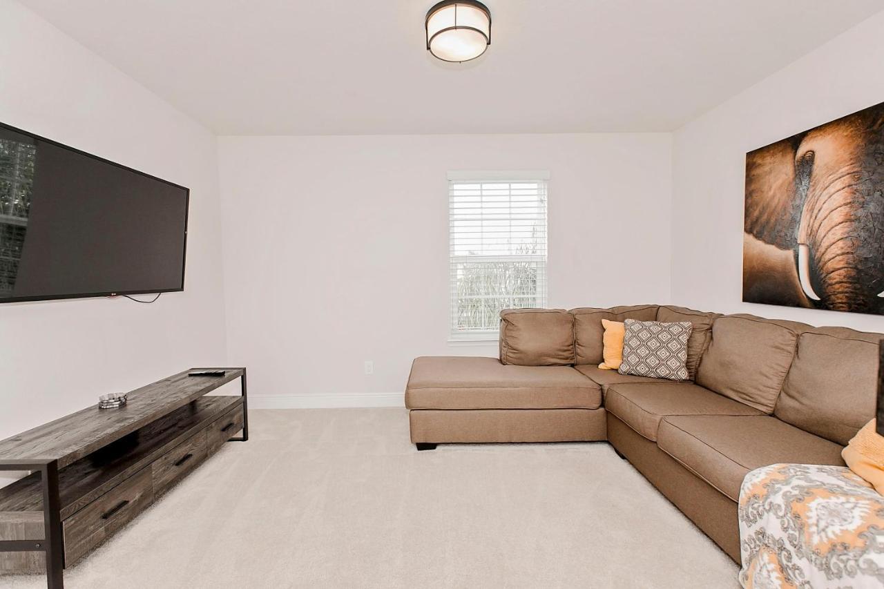 Spacious 4 Bed Home Near Orlando Gated Pool Access サンフォード エクステリア 写真
