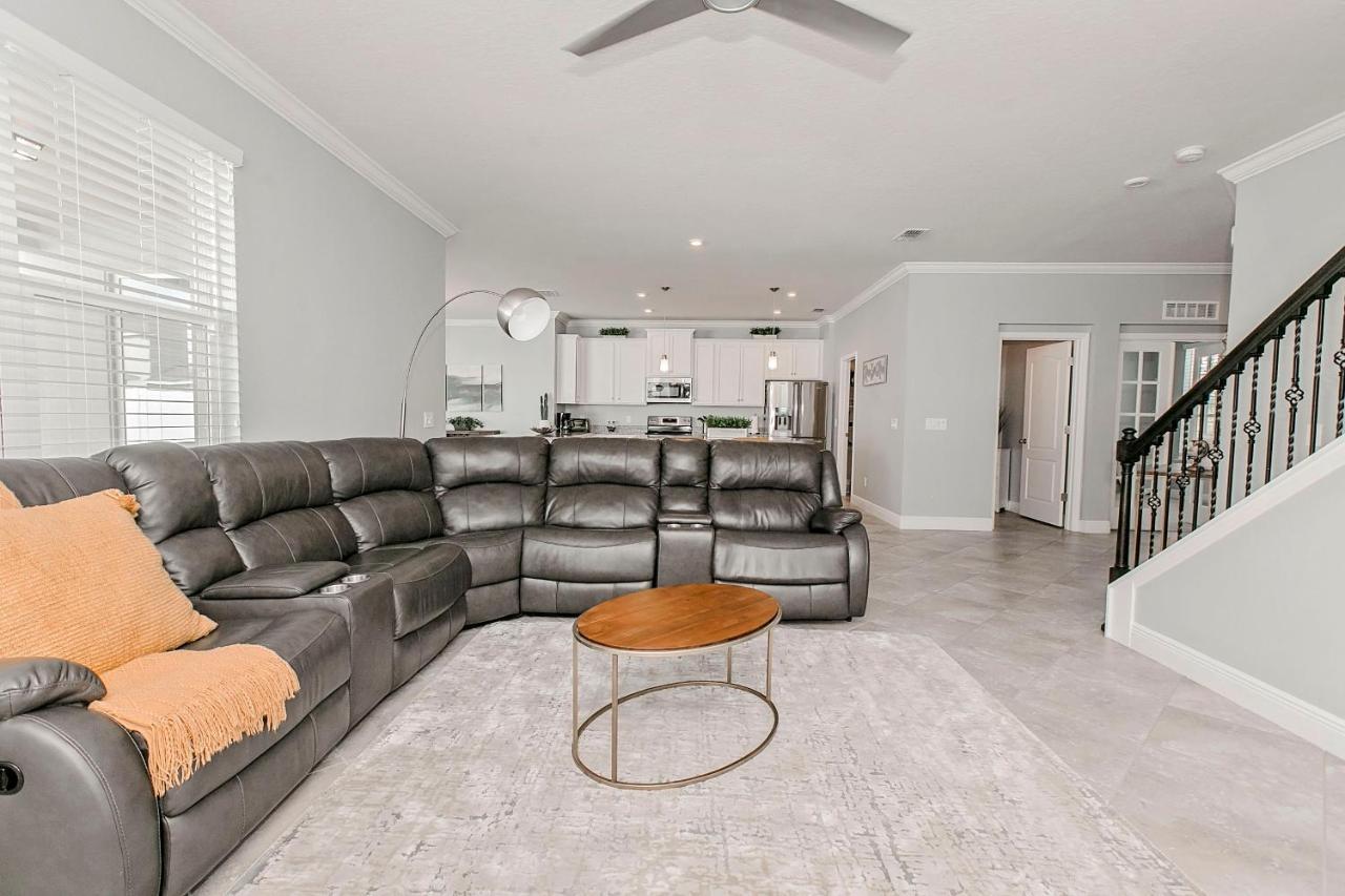 Spacious 4 Bed Home Near Orlando Gated Pool Access サンフォード エクステリア 写真