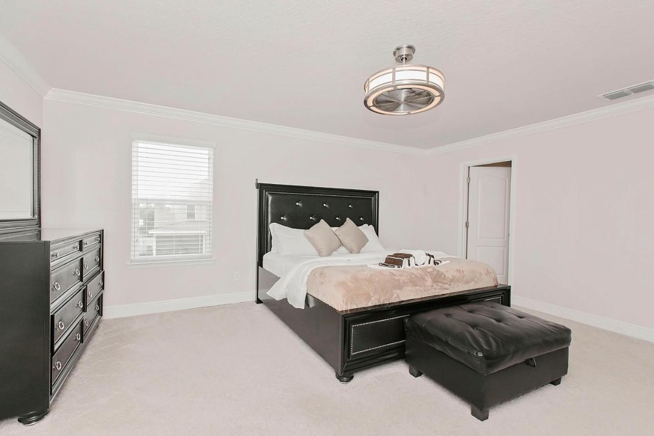Spacious 4 Bed Home Near Orlando Gated Pool Access サンフォード エクステリア 写真