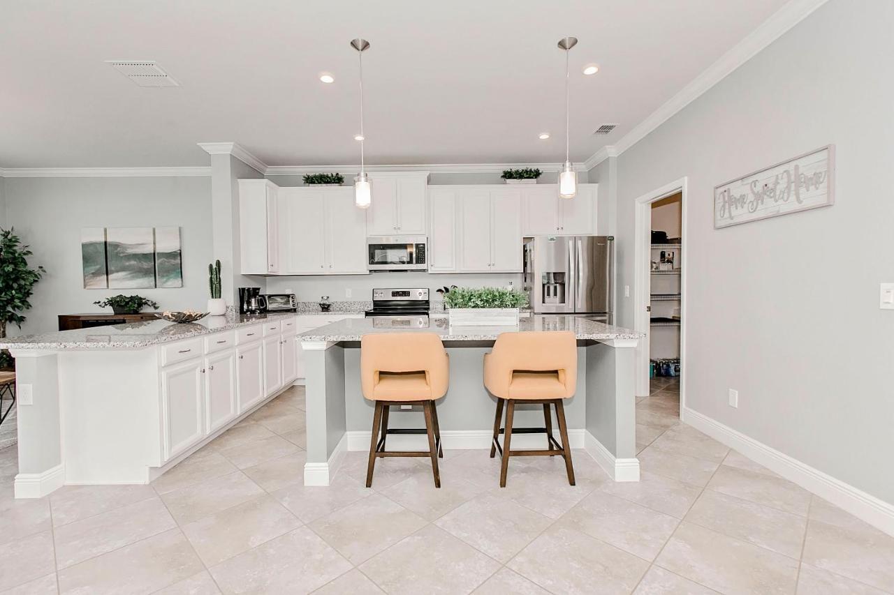 Spacious 4 Bed Home Near Orlando Gated Pool Access サンフォード エクステリア 写真