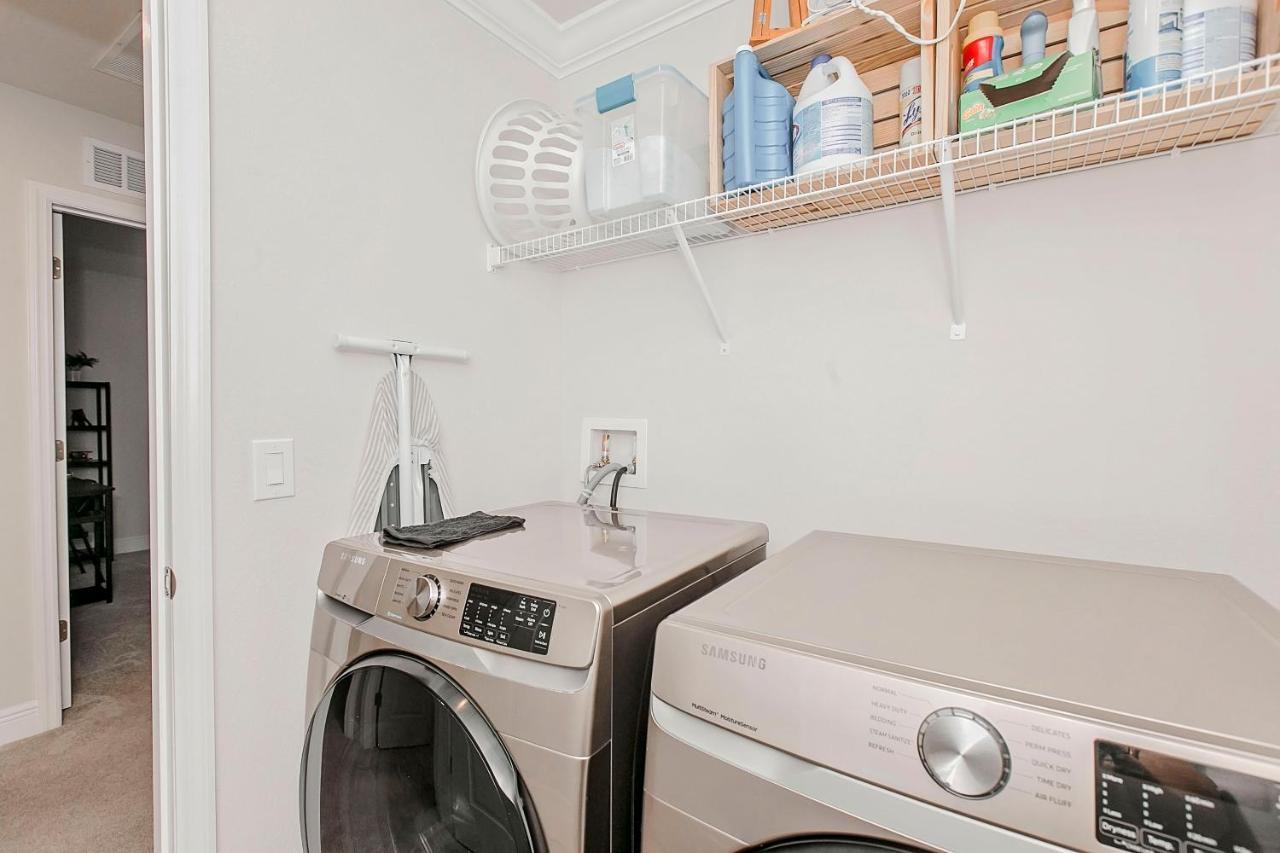 Spacious 4 Bed Home Near Orlando Gated Pool Access サンフォード エクステリア 写真