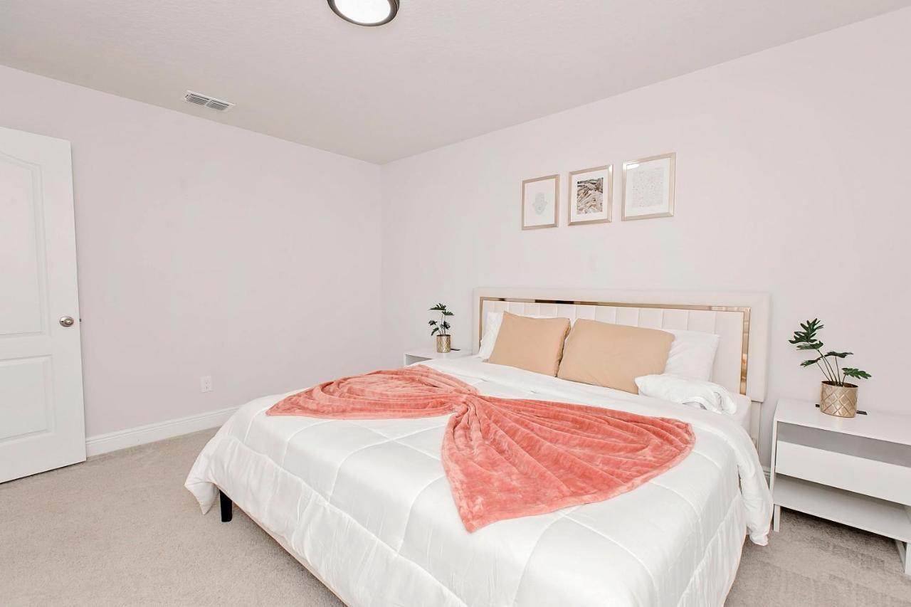 Spacious 4 Bed Home Near Orlando Gated Pool Access サンフォード エクステリア 写真